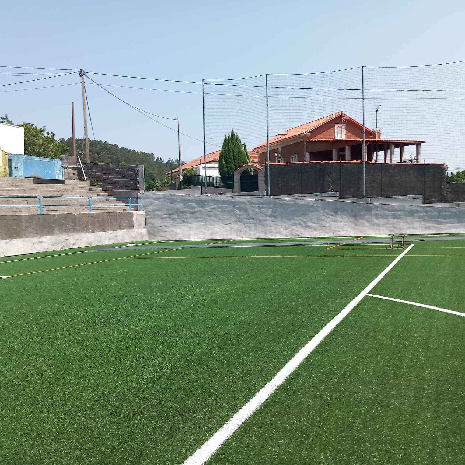 Campo de fútbol de césped artificial CF Escarabote (Boiro)